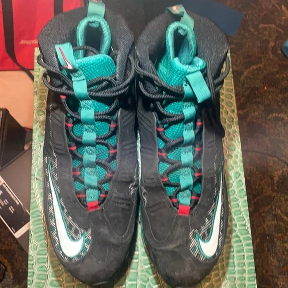 Lightly used Nike  Griffey Air max sneakers size 15 Nike Air Griffey Max 1  main image 4